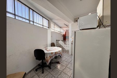 Casa à venda com 187m², 3 quartos e 4 vagas Casa à venda com 187m², 3 quartos e 4 vagasCozinha/Área de Serviço