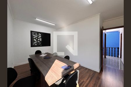 Casa à venda com 187m², 3 quartos e 4 vagas Casa à venda com 187m², 3 quartos e 4 vagasQuarto 1