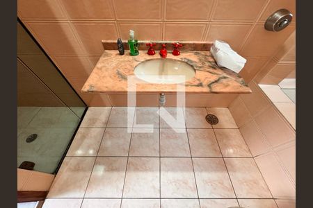 Casa à venda com 187m², 3 quartos e 4 vagas Casa à venda com 187m², 3 quartos e 4 vagasBanheiro da Suíte