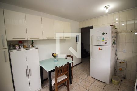 Casa à venda com 198m², 4 quartos e 2 vagas Casa à venda com 198m², 4 quartos e 2 vagasCozinha