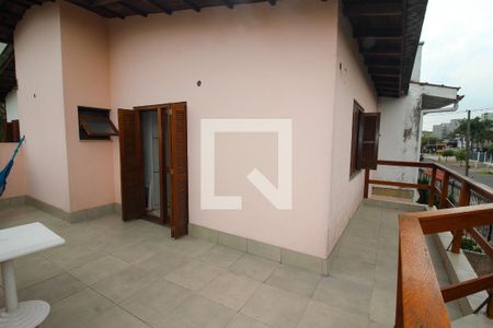 Casa à venda com 198m², 4 quartos e 2 vagas Casa à venda com 198m², 4 quartos e 2 vagasSacada da Suíte