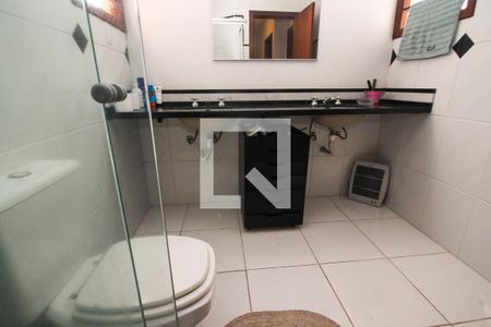 Casa à venda com 198m², 4 quartos e 2 vagas Casa à venda com 198m², 4 quartos e 2 vagasBanheiro 1