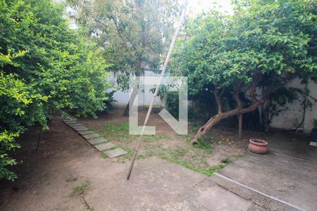 Casa à venda com 198m², 4 quartos e 2 vagas Casa à venda com 198m², 4 quartos e 2 vagasQuintal