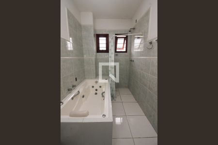 Casa à venda com 198m², 4 quartos e 2 vagas Casa à venda com 198m², 4 quartos e 2 vagasBanheiro da Suíte