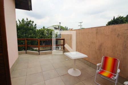 Casa à venda com 198m², 4 quartos e 2 vagas Casa à venda com 198m², 4 quartos e 2 vagasSacada da Suíte