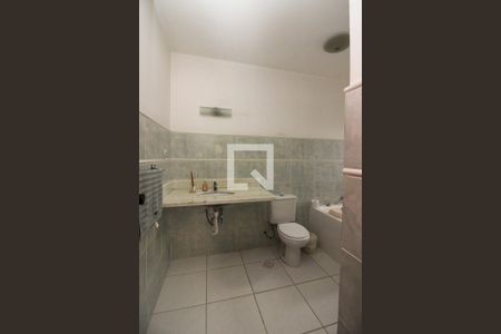 Casa à venda com 198m², 4 quartos e 2 vagas Casa à venda com 198m², 4 quartos e 2 vagasBanheiro da Suíte