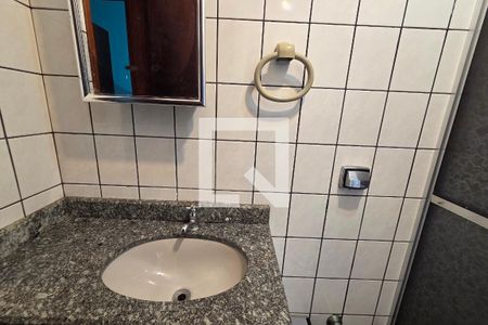 Banheiro de apartamento para alugar com 1 quarto, 68m² em Aviação, Praia Grande
