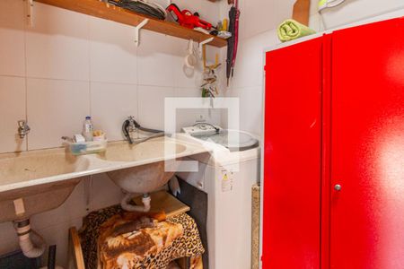 Casa à venda com 250m², 3 quartos e 4 vagas Casa à venda com 250m², 3 quartos e 4 vagasÁrea de serviço