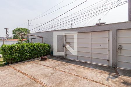 Casa à venda com 250m², 3 quartos e 4 vagas Casa à venda com 250m², 3 quartos e 4 vagasGaragem