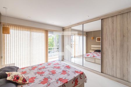 Casa à venda com 250m², 3 quartos e 4 vagas Casa à venda com 250m², 3 quartos e 4 vagasSuíte