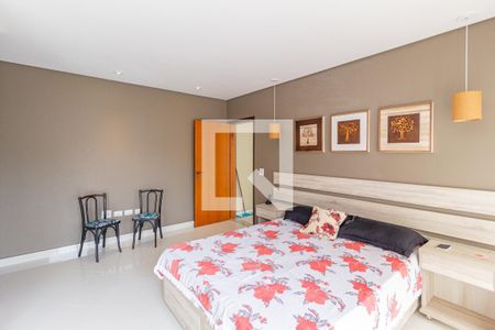 Casa à venda com 250m², 3 quartos e 4 vagas Casa à venda com 250m², 3 quartos e 4 vagasSuíte