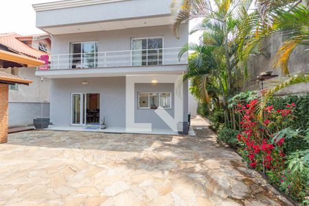 Casa à venda com 250m², 3 quartos e 4 vagas Casa à venda com 250m², 3 quartos e 4 vagasQuintal