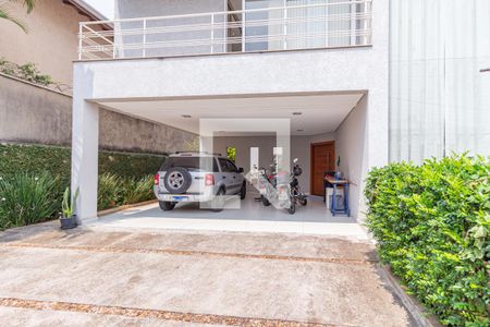 Casa à venda com 250m², 3 quartos e 4 vagas Casa à venda com 250m², 3 quartos e 4 vagasGaragem