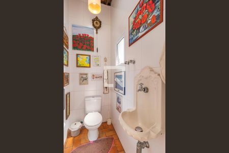 Casa à venda com 250m², 3 quartos e 4 vagas Casa à venda com 250m², 3 quartos e 4 vagasBanheiro de serviço