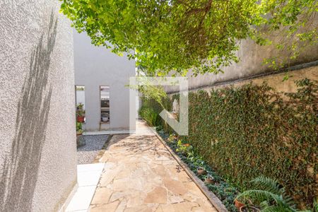 Casa à venda com 250m², 3 quartos e 4 vagas Casa à venda com 250m², 3 quartos e 4 vagasQuintal