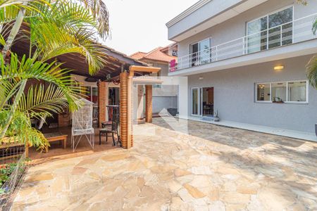 Casa à venda com 250m², 3 quartos e 4 vagas Casa à venda com 250m², 3 quartos e 4 vagasQuintal