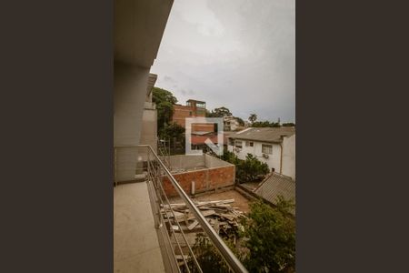 Casa à venda com 155m², 3 quartos e 2 vagas Casa à venda com 155m², 3 quartos e 2 vagasSacada