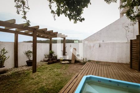 Casa à venda com 155m², 3 quartos e 2 vagas Casa à venda com 155m², 3 quartos e 2 vagasÁrea Externa