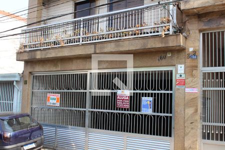 Casa para alugar com 200m², 4 quartos e 2 vagasFachada