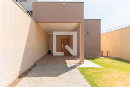 Casa à venda com 138m², 3 quartos e 2 vagasGaragem