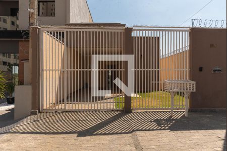 Casa à venda com 138m², 3 quartos e 2 vagas Casa à venda com 138m², 3 quartos e 2 vagasFachada