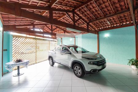 Casa à venda com 240m², 3 quartos e 3 vagas Casa à venda com 240m², 3 quartos e 3 vagasGaragem