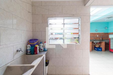 Casa à venda com 240m², 3 quartos e 3 vagas Casa à venda com 240m², 3 quartos e 3 vagasLavanderia