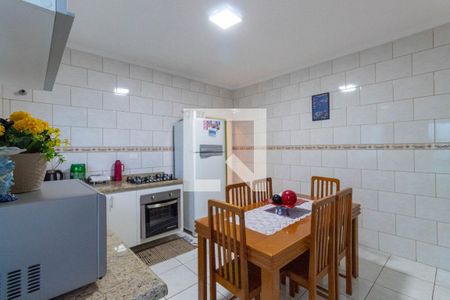 Casa à venda com 240m², 3 quartos e 3 vagas Casa à venda com 240m², 3 quartos e 3 vagasCozinha