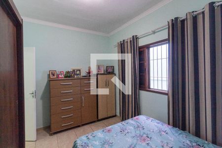 Casa à venda com 240m², 3 quartos e 3 vagas Casa à venda com 240m², 3 quartos e 3 vagasQuarto 2