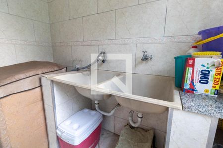 Casa à venda com 240m², 3 quartos e 3 vagas Casa à venda com 240m², 3 quartos e 3 vagasLavanderia