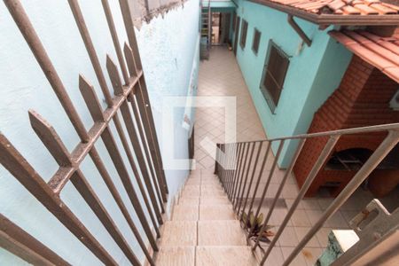 Casa à venda com 240m², 3 quartos e 3 vagas Casa à venda com 240m², 3 quartos e 3 vagasEscada