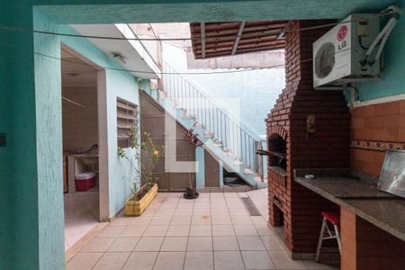 Casa à venda com 240m², 3 quartos e 3 vagas Casa à venda com 240m², 3 quartos e 3 vagasQuintal