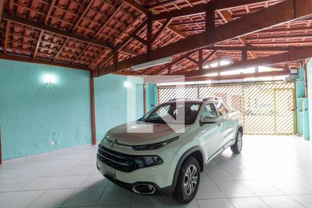 Casa à venda com 240m², 3 quartos e 3 vagas Casa à venda com 240m², 3 quartos e 3 vagasGaragem