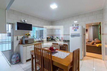 Casa à venda com 240m², 3 quartos e 3 vagas Casa à venda com 240m², 3 quartos e 3 vagasCozinha