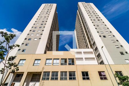 Apartamento para alugar com 46m², 2 quartos e 1 vaga Apartamento para alugar com 46m², 2 quartos e 1 vagaFachada