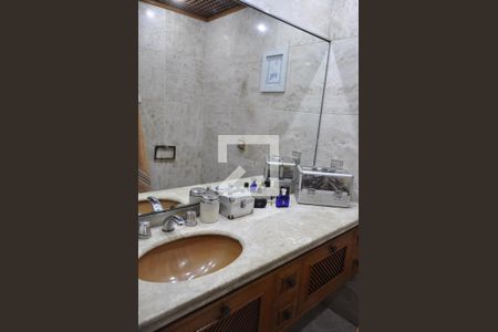 Apartamento à venda com 140m², 2 quartos e 2 vagasBanheiro Terraço