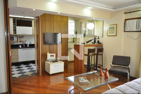 Sala de apartamento à venda com 2 quartos, 140m² em Méier, Rio de Janeiro