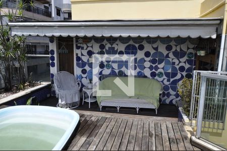 Apartamento à venda com 140m², 2 quartos e 2 vagasTerraço