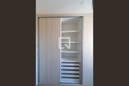 Apartamento à venda com 51m², 2 quartos e 1 vaga Apartamento à venda com 51m², 2 quartos e 1 vagaQuarto 01 - Armário