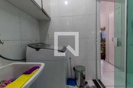Casa de condomínio à venda com 110m², 3 quartos e 2 vagasLavanderia