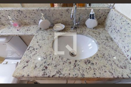 Casa de condomínio à venda com 110m², 3 quartos e 2 vagasBanheiro/Quarto 2