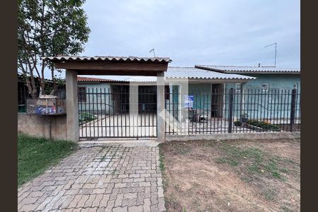 Casa à venda com 110m², 2 quartos e 2 vagas Casa à venda com 110m², 2 quartos e 2 vagasFachada