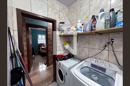 Casa à venda com 110m², 2 quartos e 2 vagas Casa à venda com 110m², 2 quartos e 2 vagasLavanderia