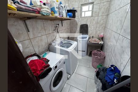 Casa à venda com 110m², 2 quartos e 2 vagas Casa à venda com 110m², 2 quartos e 2 vagasLavanderia