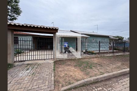 Casa à venda com 110m², 2 quartos e 2 vagas Casa à venda com 110m², 2 quartos e 2 vagasFachada