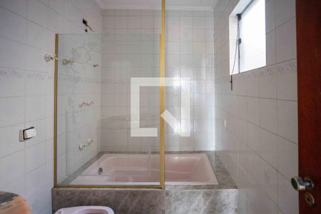 Casa à venda com 450m², 4 quartos e 5 vagasBanheiro da Suite 3