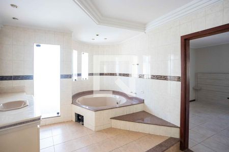 Casa à venda com 450m², 4 quartos e 5 vagasBanheiro da Suíte