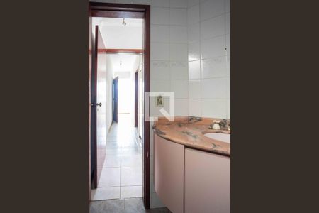 Casa à venda com 450m², 4 quartos e 5 vagasBanheiro da Suite 3