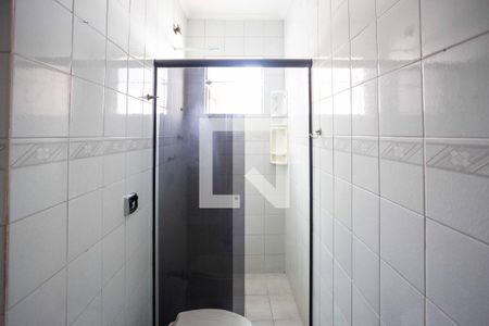 Casa à venda com 450m², 4 quartos e 5 vagasBanheiro da Suíte 2