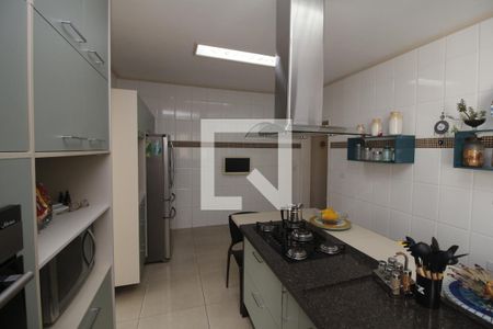 Casa à venda com 270m², 3 quartos e 8 vagasCozinha